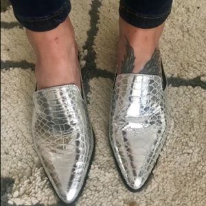 🖤THA BAY SILVER MULE TEXTURED POINTY WOMANS SHOES